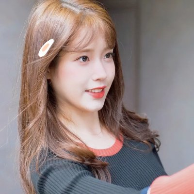 背后的她,眼前的我